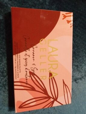 NEW IN BOX
Laura Geller Beauty Cinnamon + Spice eyeshadow palette.
